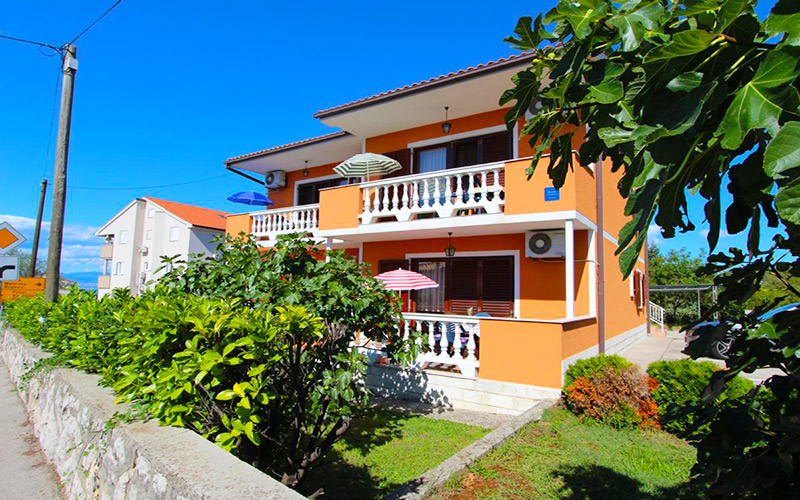 Miko Magánapartman ***